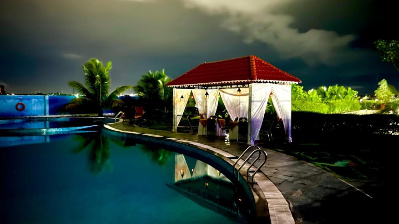 Silver Stone Park Resort, Kovilpatti Exteriör bild