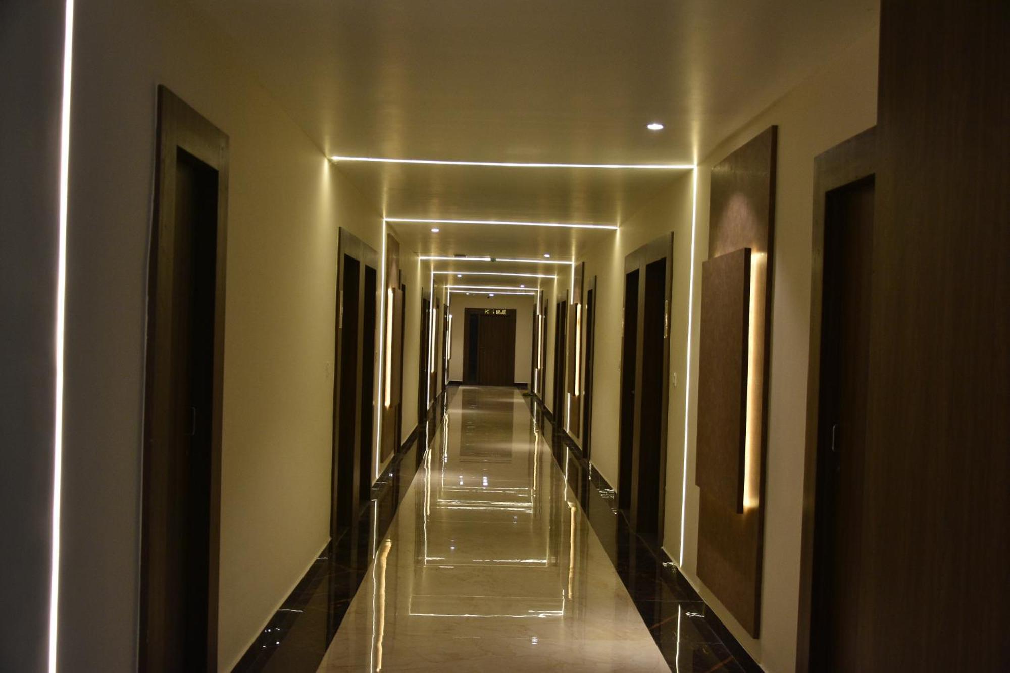 Silver Stone Park Resort, Kovilpatti Exteriör bild