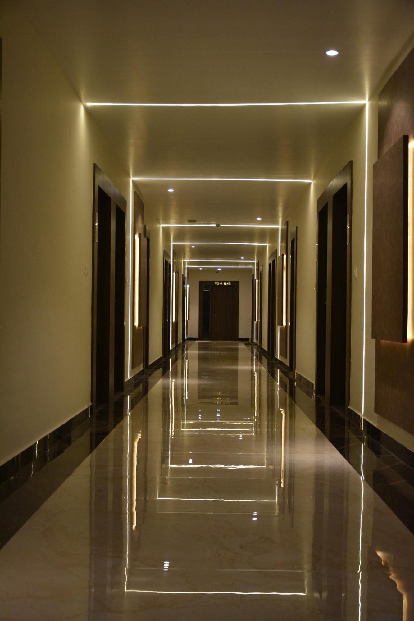Silver Stone Park Resort, Kovilpatti Exteriör bild