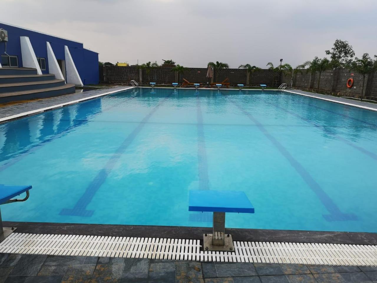 Silver Stone Park Resort, Kovilpatti Exteriör bild